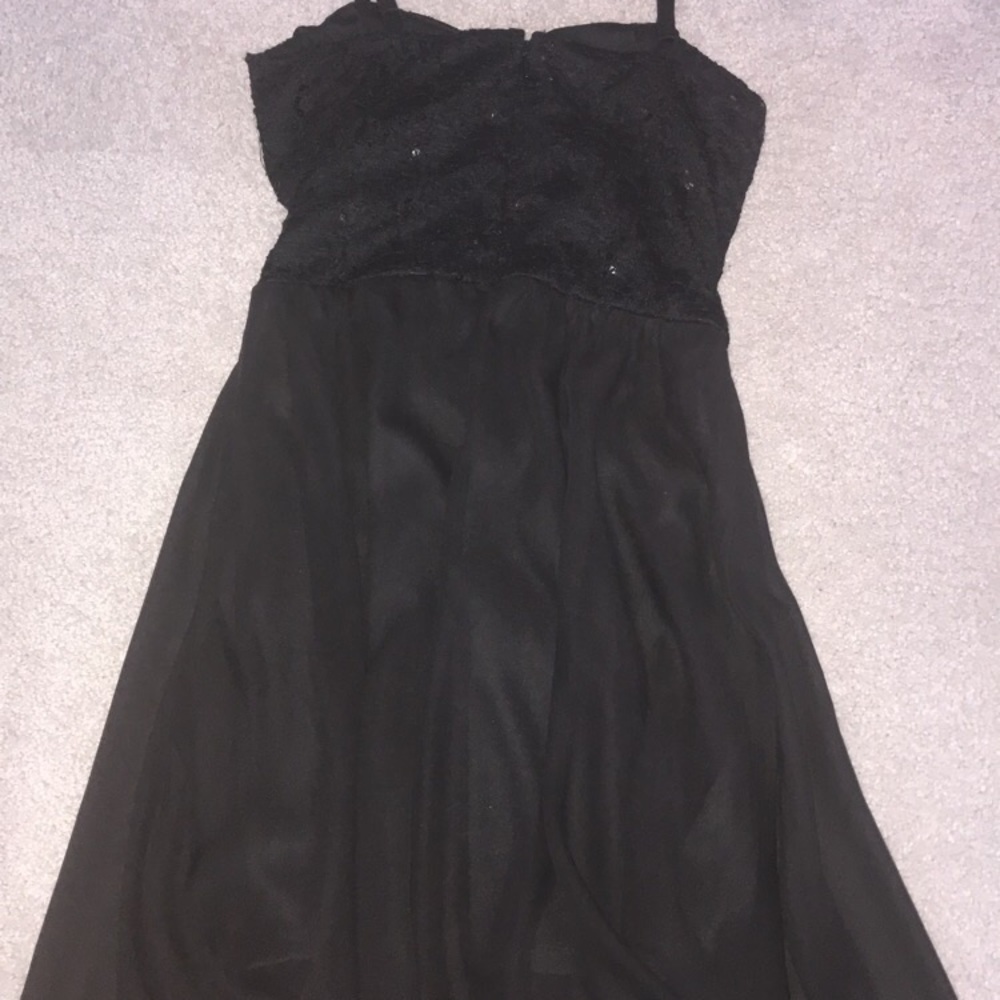 Black Lace Flowy Dress - Picture 3 of 3